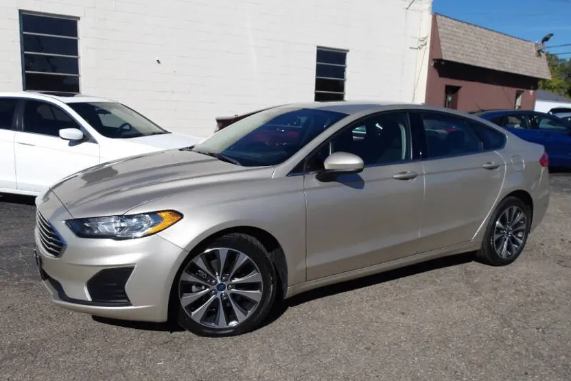 2019 Ford Fusion SE photo 1