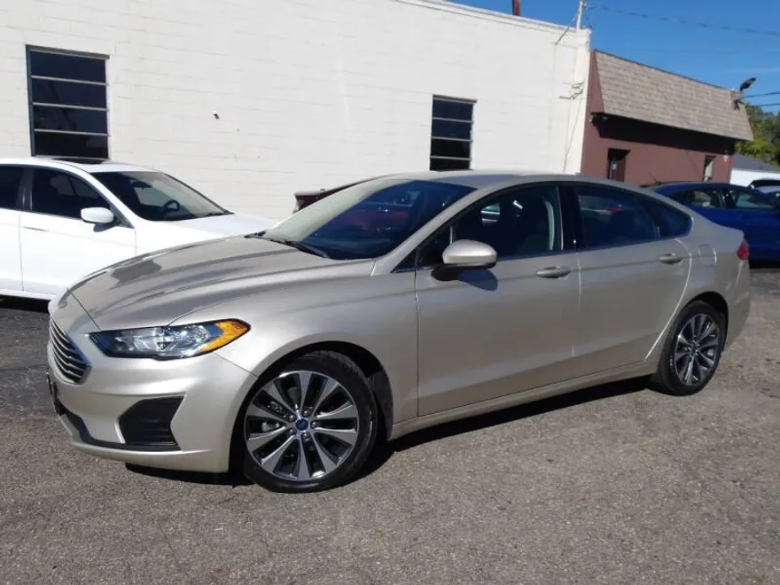 2019 Ford Fusion SE photo 1