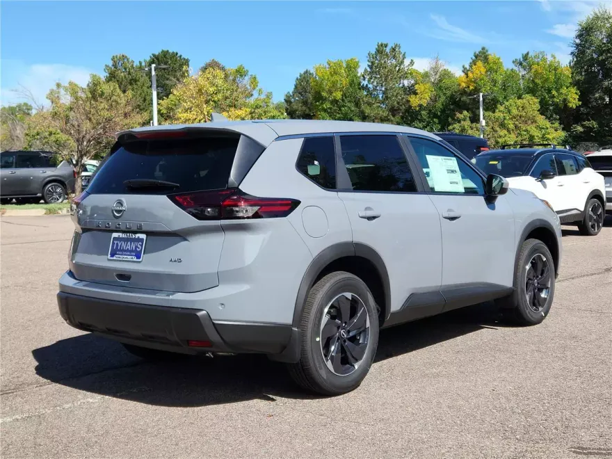 2026 Nissan Rogue SV photo 1