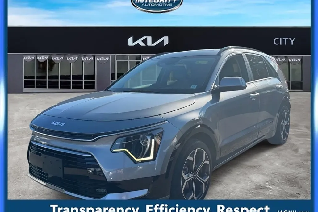 2023 Kia Niro EX Touring photo 1