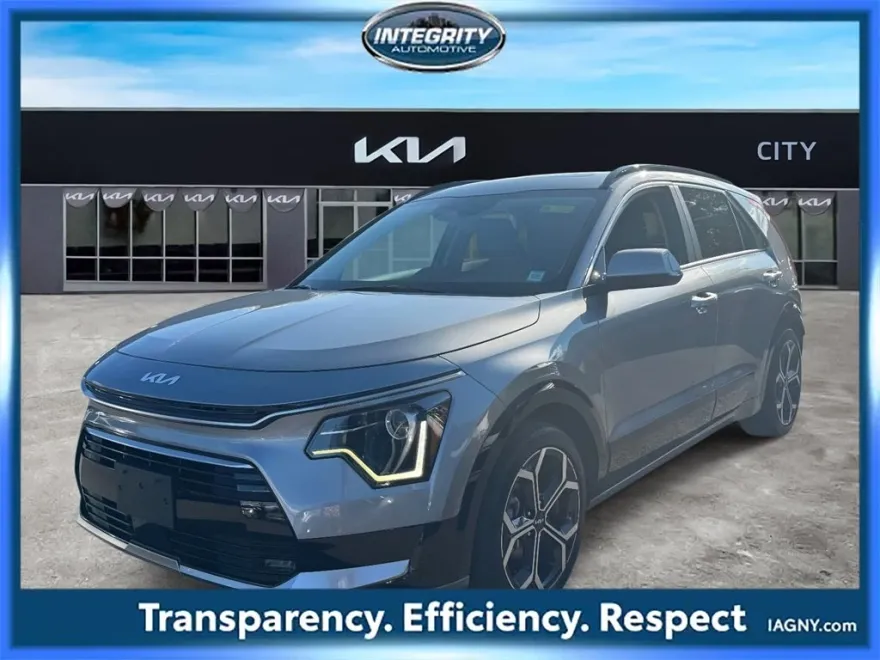 2023 Kia Niro EX Touring photo 1