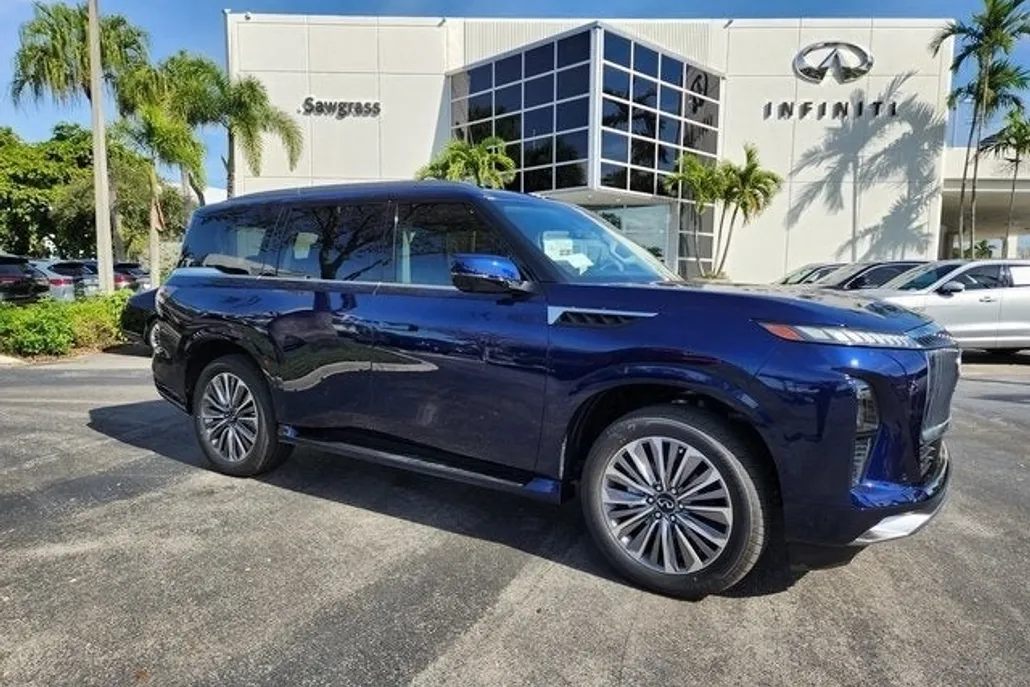2025 Infiniti QX80 Luxe photo 1