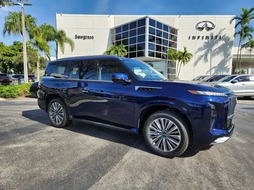 2025 Infiniti QX80 Luxe photo 1
