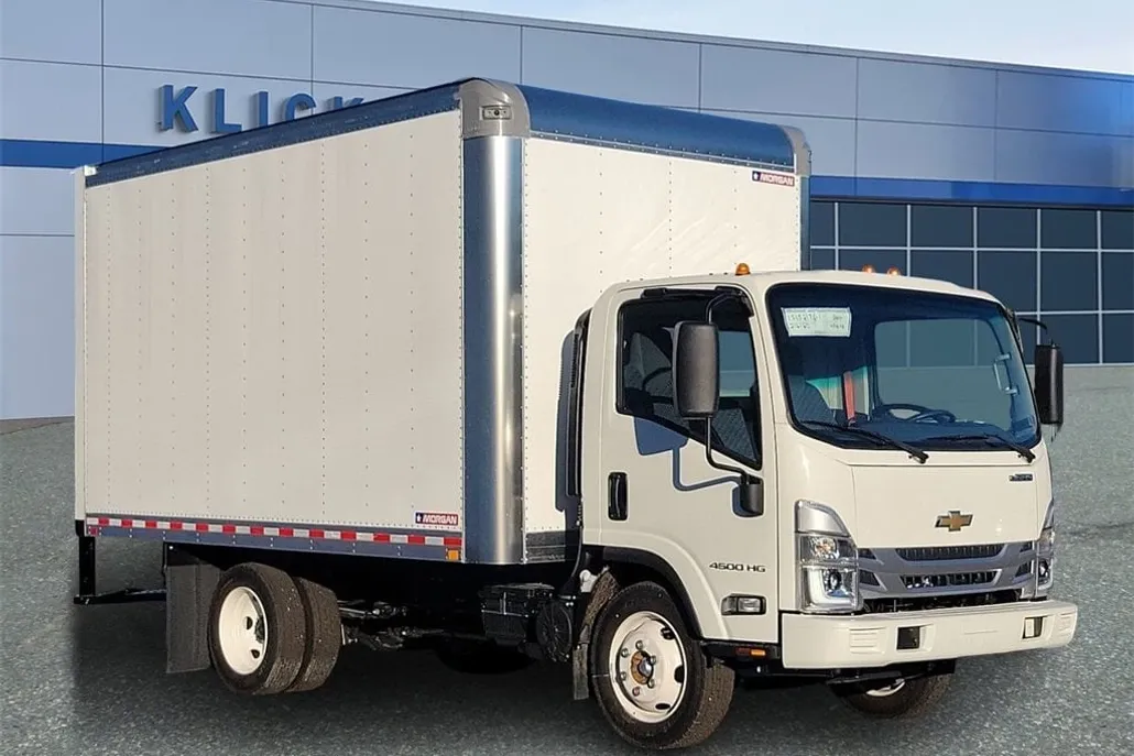 2024 Chevrolet Silverado 4500HD photo 1