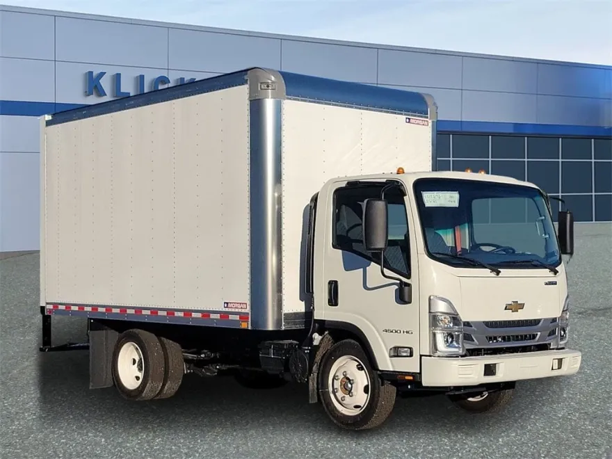 2024 Chevrolet Silverado 4500HD photo 1