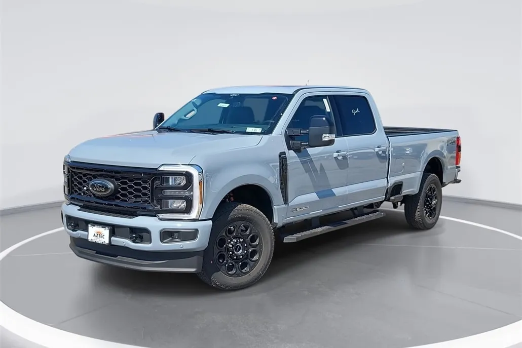 2026 Ford F-350 Lariat photo 1
