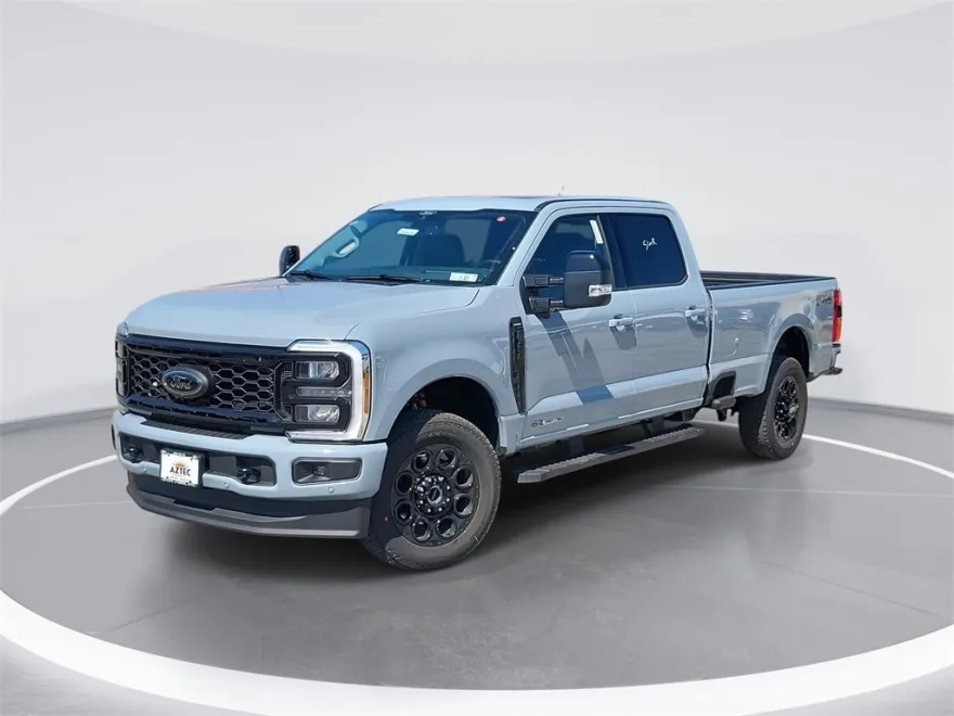 2026 Ford F-350 Lariat photo 1