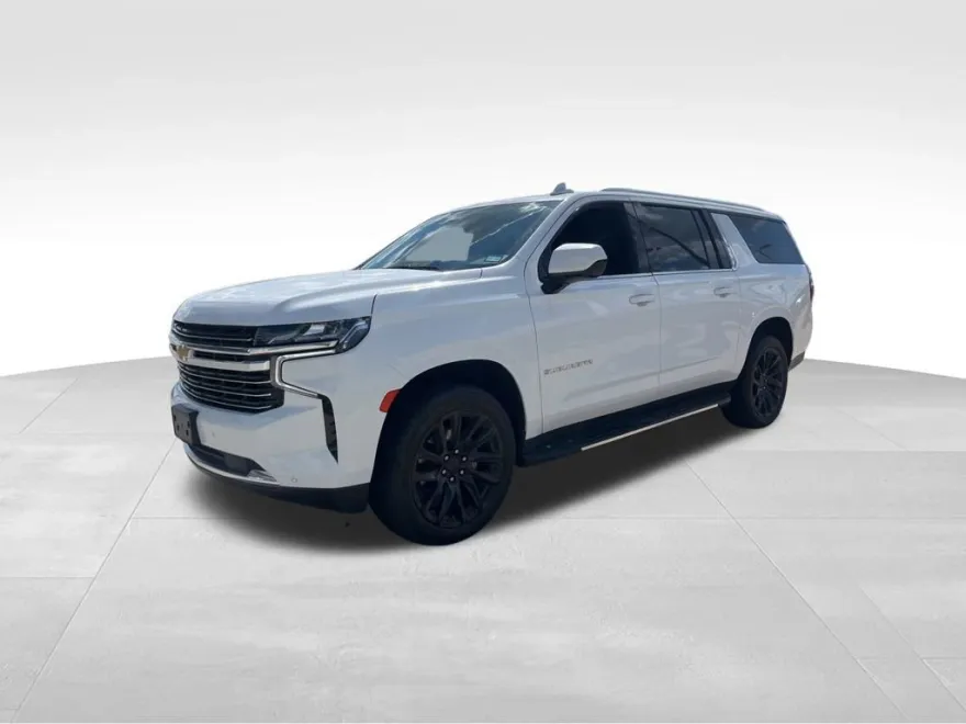 2023 Chevrolet Suburban LT photo 1