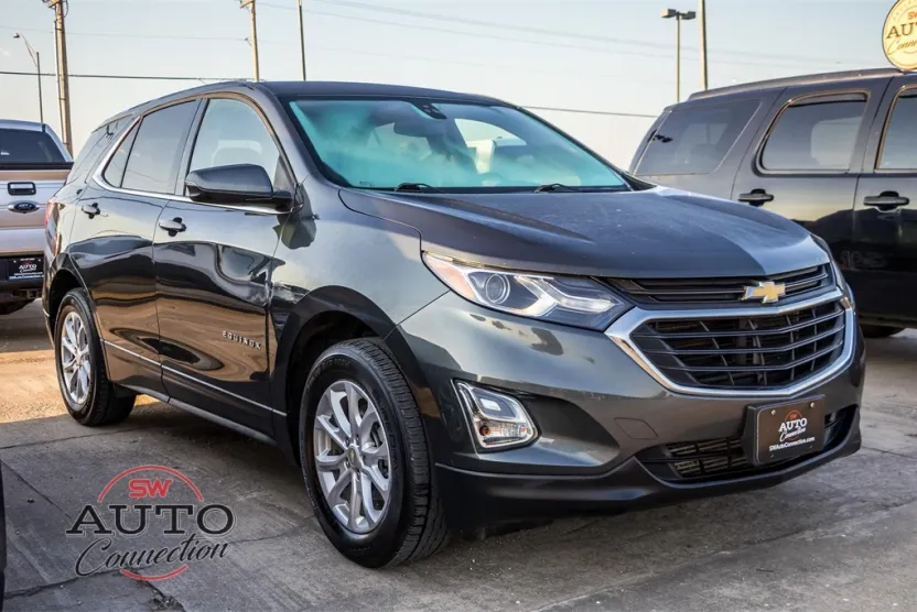 2019 Chevrolet Equinox LT photo 1
