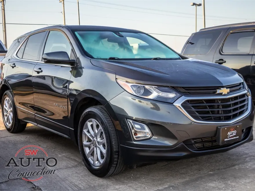 2019 Chevrolet Equinox LT photo 1