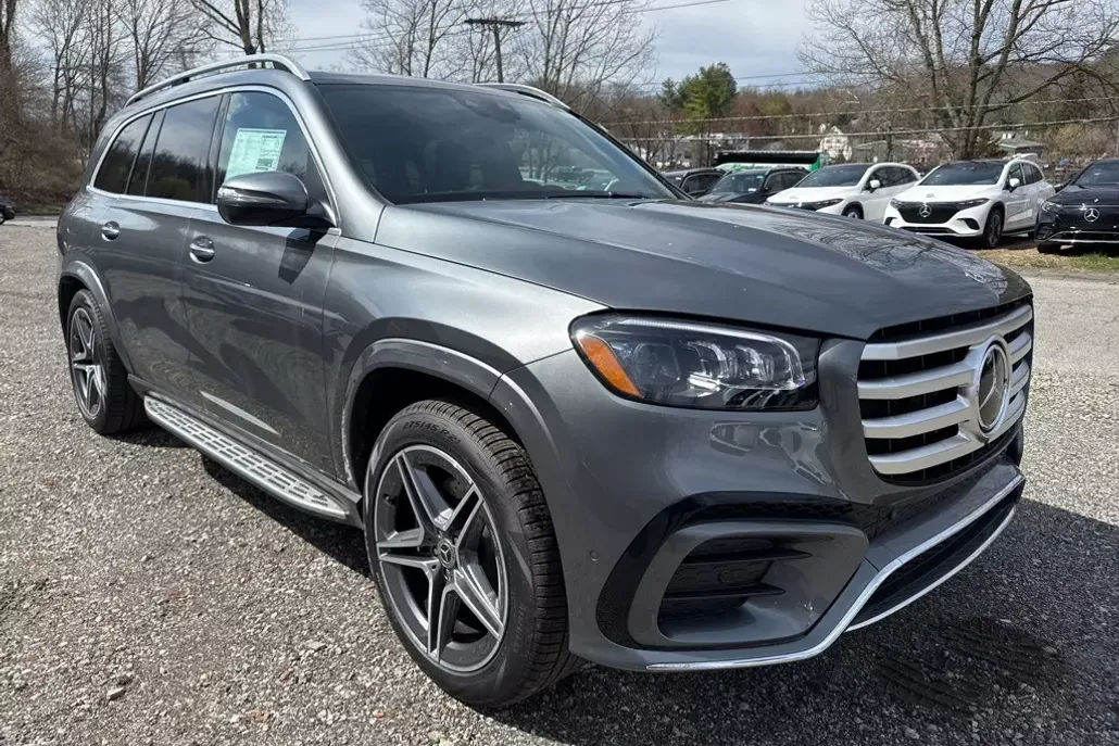 2025 Mercedes Benz GLS 450 4MATIC photo 1