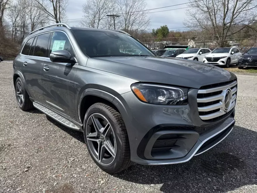 2025 Mercedes Benz GLS 450 4MATIC photo 1