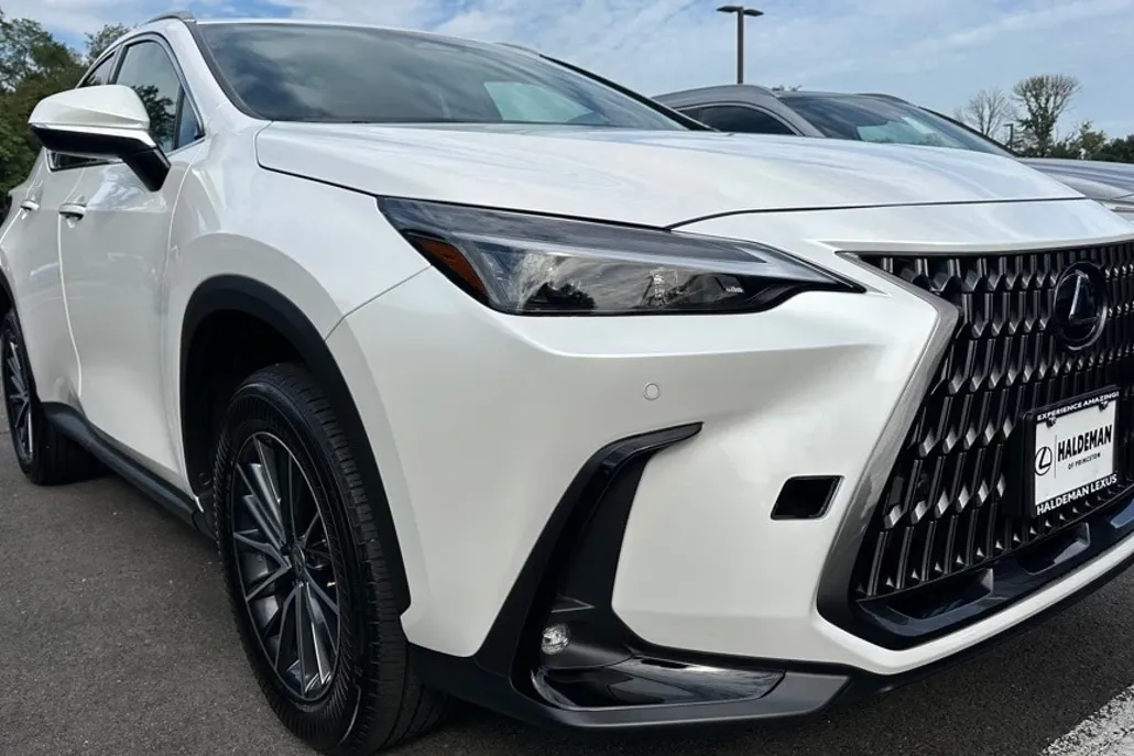 2025 Lexus NX 350 Premium photo 1