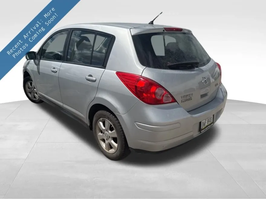 2012 Nissan Versa 1.8 S photo 1