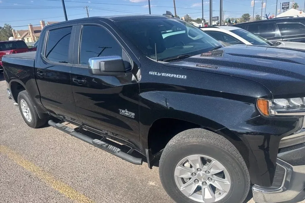 2021 Chevrolet Silverado 1500 LT Texas Edition photo 1