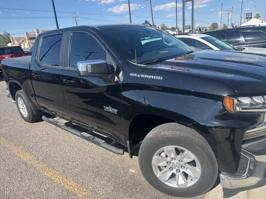 2021 Chevrolet Silverado 1500 LT Texas Edition photo 1