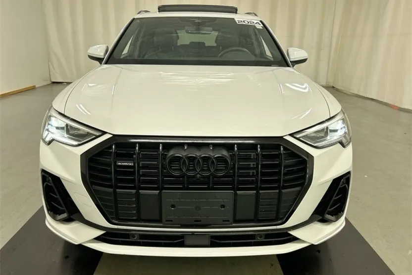 2024 Audi Q3 Premium Plus photo 1