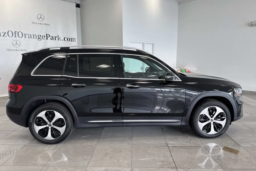 2026 Mercedes Benz GLB 250 4MATIC photo 1