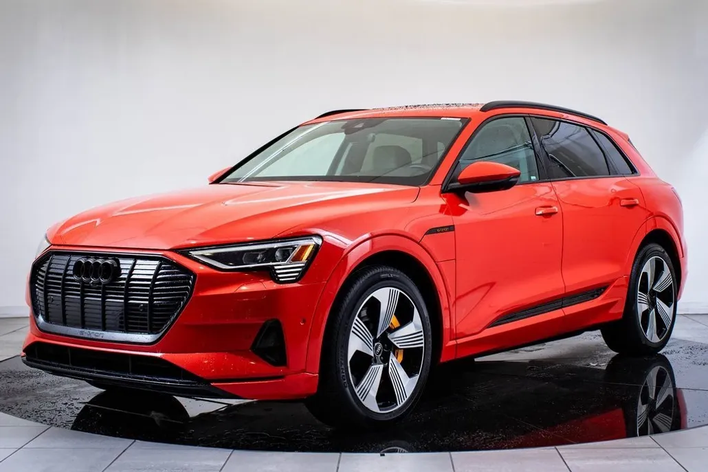 2022 Audi e-tron Premium Plus photo 1