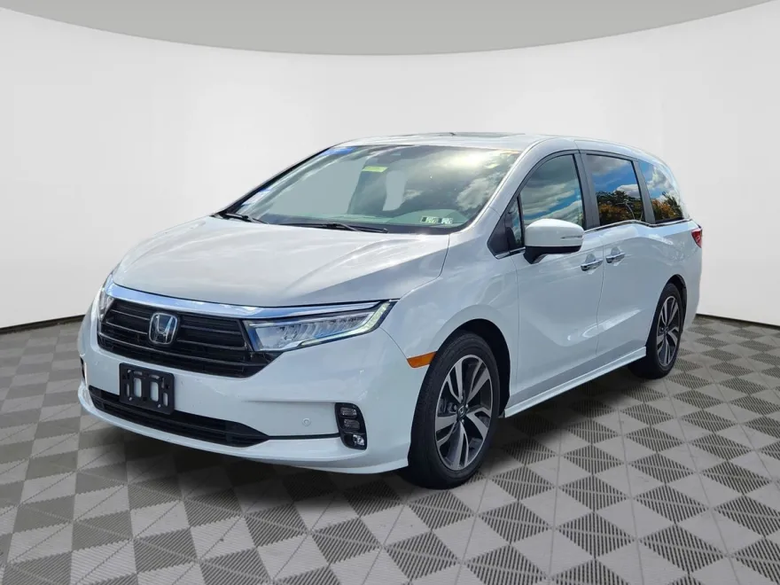 2024 Honda Odyssey Touring photo 1