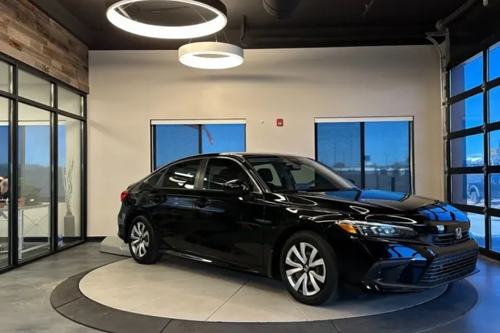 2022 Honda Civic LX photo 1