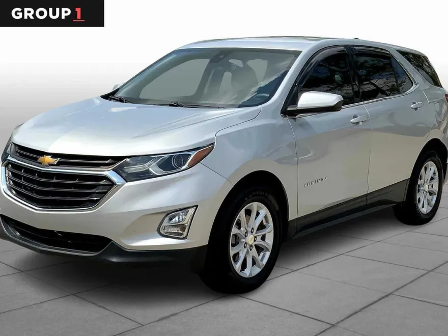 2020 Chevrolet Equinox LT photo 1