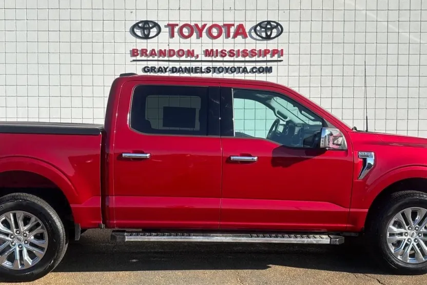 2024 Ford F-150 XLT photo 1