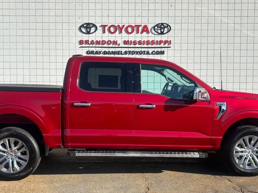 2024 Ford F-150 XLT photo 1