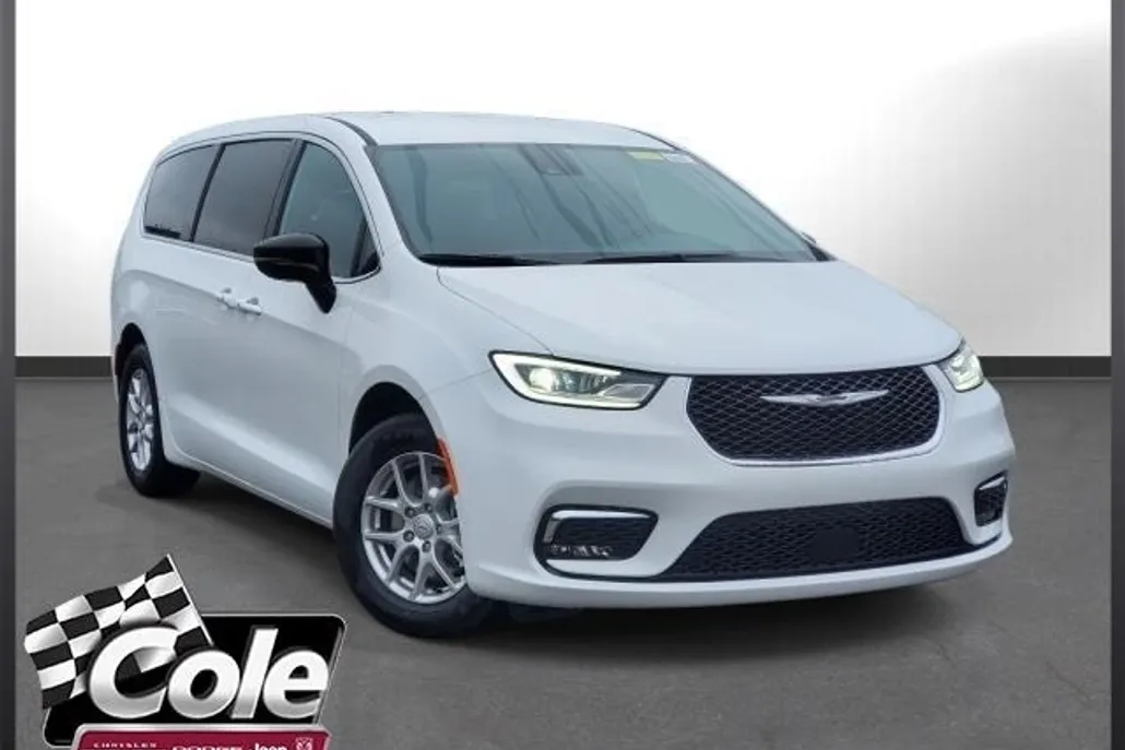 2026 Chrysler Pacifica photo 1