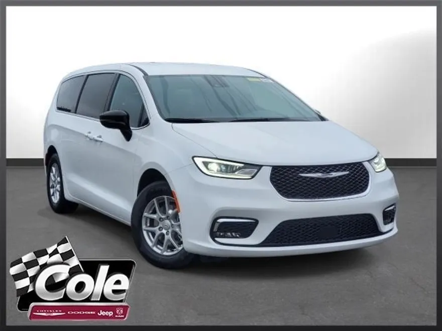 2026 Chrysler Pacifica photo 1
