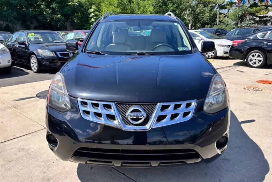 2014 Nissan Rogue Select S photo 1