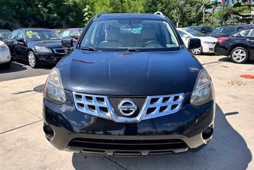 2014 Nissan Rogue Select S photo 1