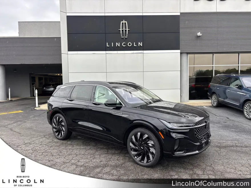 2025 Lincoln Nautilus Black Label photo 1
