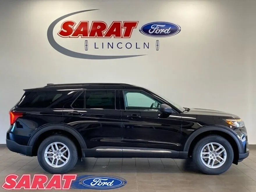 2025 Ford Explorer photo 1