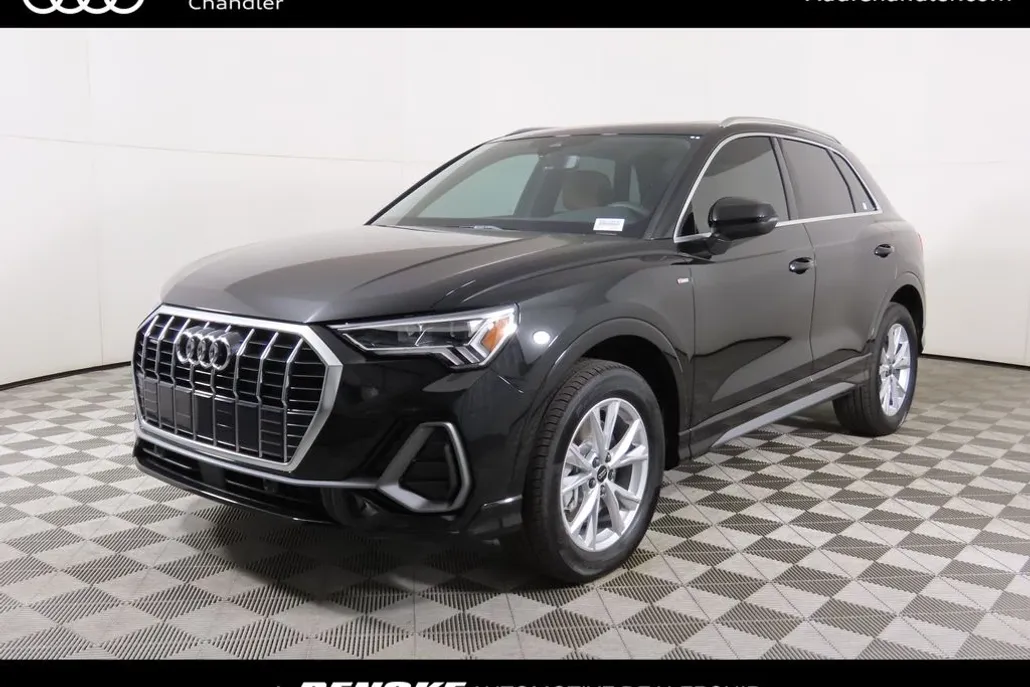 2025 Audi Q3 45 TFSI S line Premium photo 1