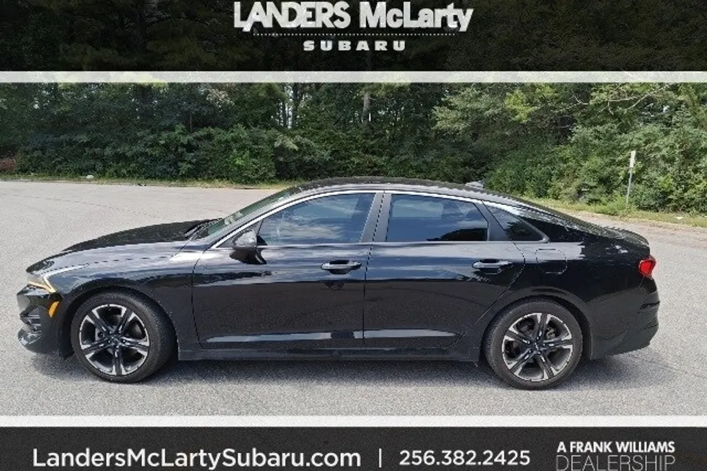 2022 Kia K5 GT-Line photo 1