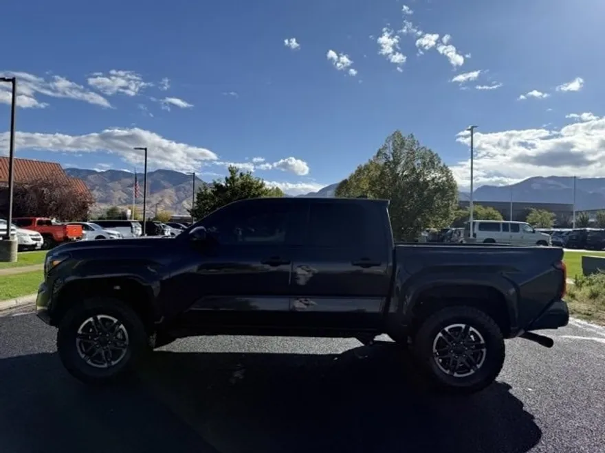 2025 Toyota Tacoma SR5 photo 1