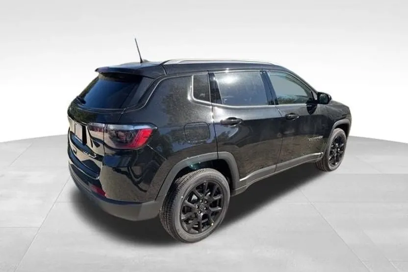 2026 Jeep Compass Latitude Altitude photo 1