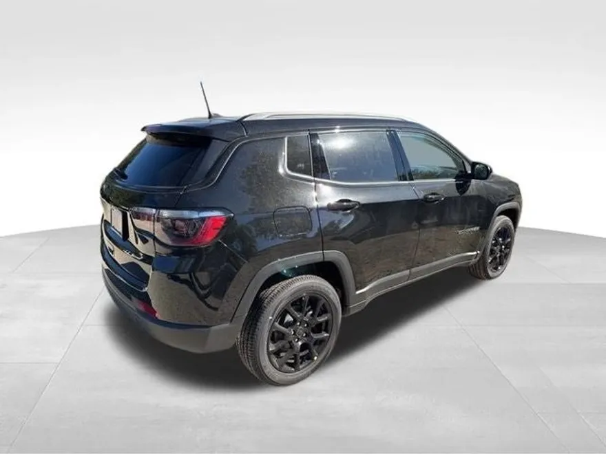 2026 Jeep Compass Latitude Altitude photo 1