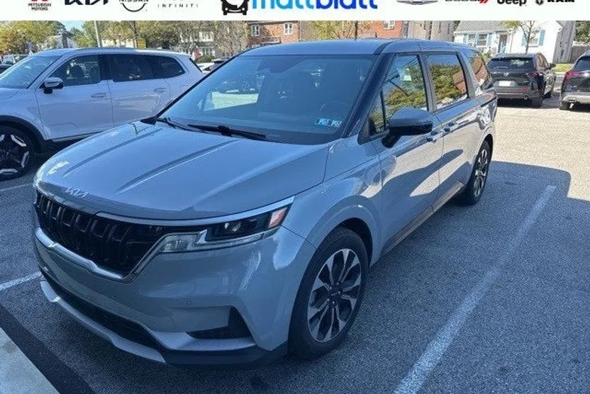 2024 Kia Carnival EX photo 1
