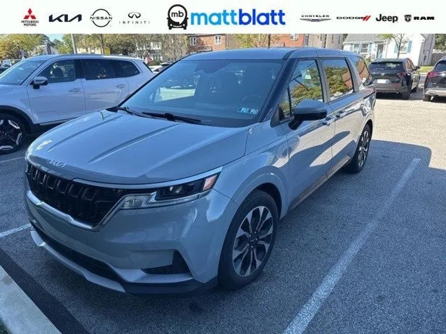 2024 Kia Carnival EX photo 1