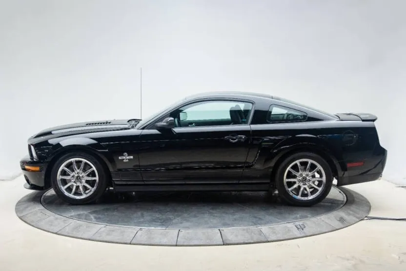 2008 Ford Mustang photo 1