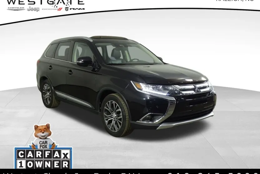 2017 Mitsubishi Outlander SE photo 1