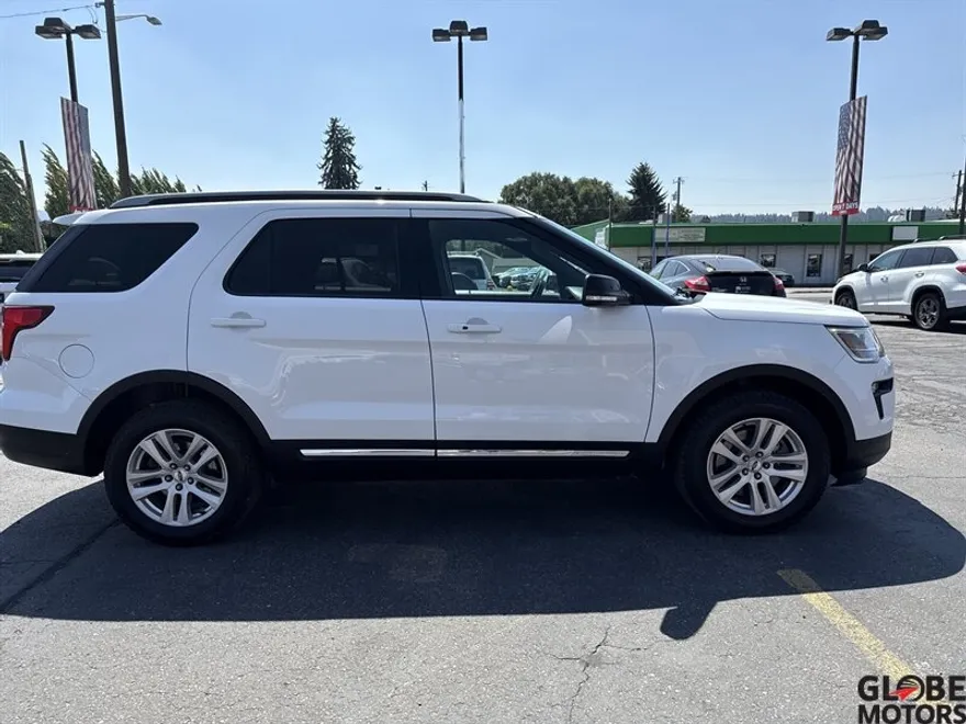 2018 Ford Explorer XLT photo 1