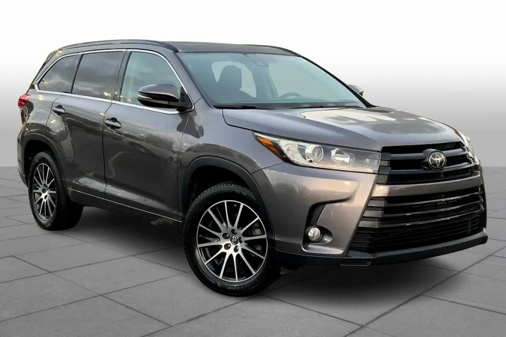2018 Toyota Highlander SE photo 1