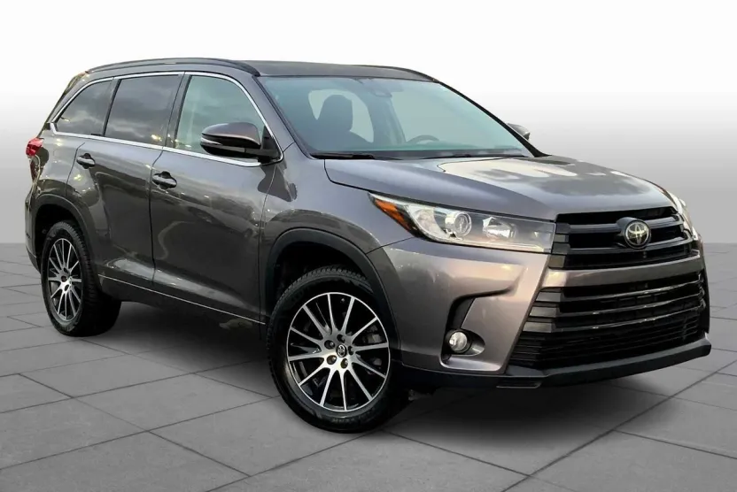 2018 Toyota Highlander SE photo 1