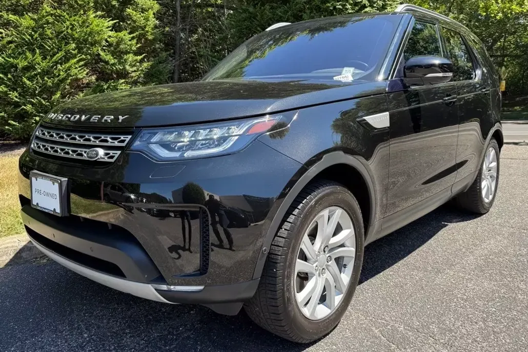 2017 Land Rover Discovery HSE photo 1