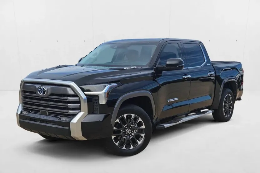 2022 Toyota Tundra Limited CrewMax photo 1
