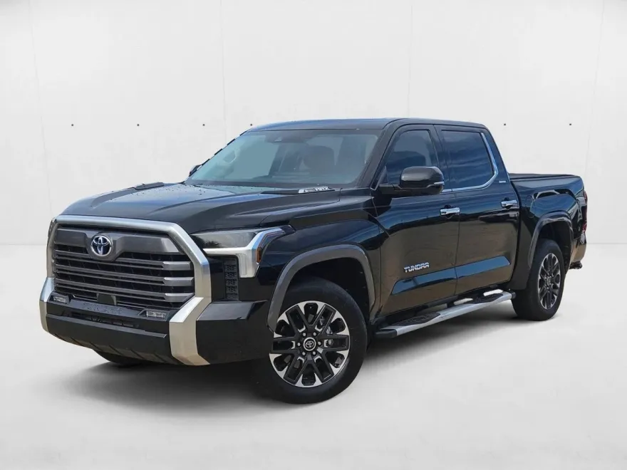 2022 Toyota Tundra Limited CrewMax photo 1