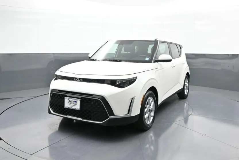 2023 Kia Soul S photo 1
